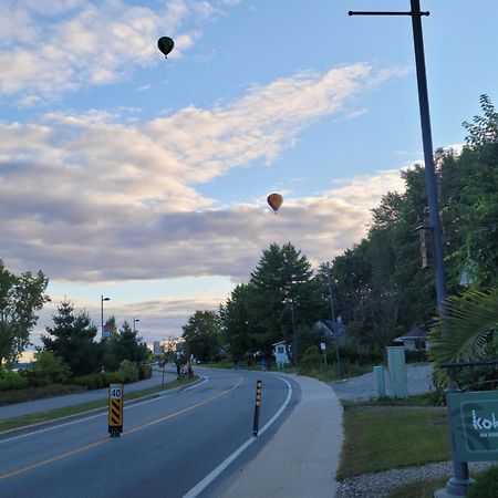 Kokomo Inn Bed And Breakfast Ottawa-Gatineau'S Only Tropical Riverfront B&B On The National Capital Cycling Pathway Route Verte #1 - For Adults Only - Chambre D'Hotes Tropical Aux Berges Des Outaouais Bnb #17542O Exterior foto