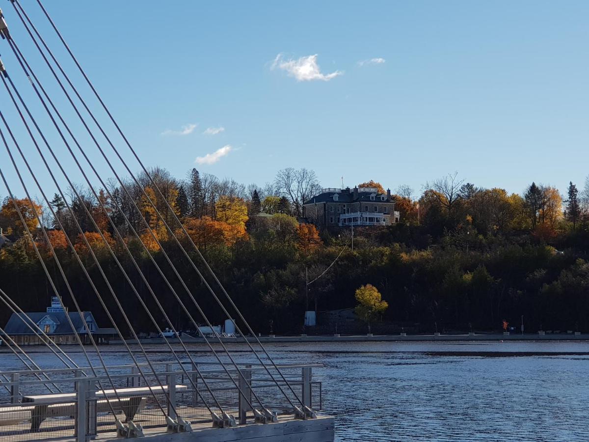 Kokomo Inn Bed And Breakfast Ottawa-Gatineau'S Only Tropical Riverfront B&B On The National Capital Cycling Pathway Route Verte #1 - For Adults Only - Chambre D'Hotes Tropical Aux Berges Des Outaouais Bnb #17542O Exterior foto