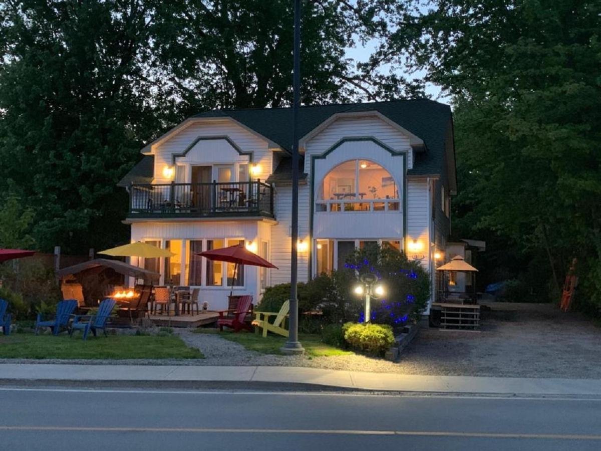 Kokomo Inn Bed And Breakfast Ottawa-Gatineau'S Only Tropical Riverfront B&B On The National Capital Cycling Pathway Route Verte #1 - For Adults Only - Chambre D'Hotes Tropical Aux Berges Des Outaouais Bnb #17542O Exterior foto