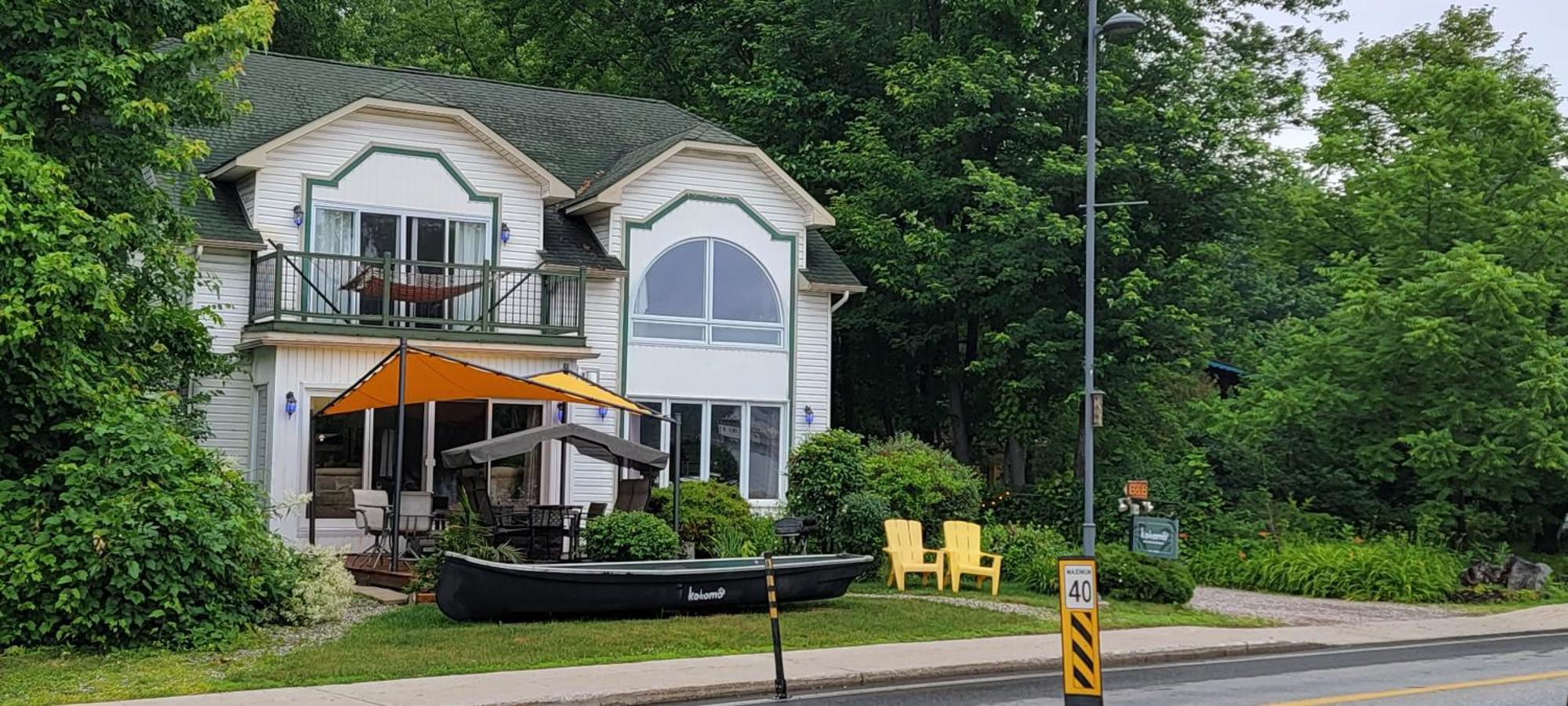 Kokomo Inn Bed And Breakfast Ottawa-Gatineau'S Only Tropical Riverfront B&B On The National Capital Cycling Pathway Route Verte #1 - For Adults Only - Chambre D'Hotes Tropical Aux Berges Des Outaouais Bnb #17542O Exterior foto