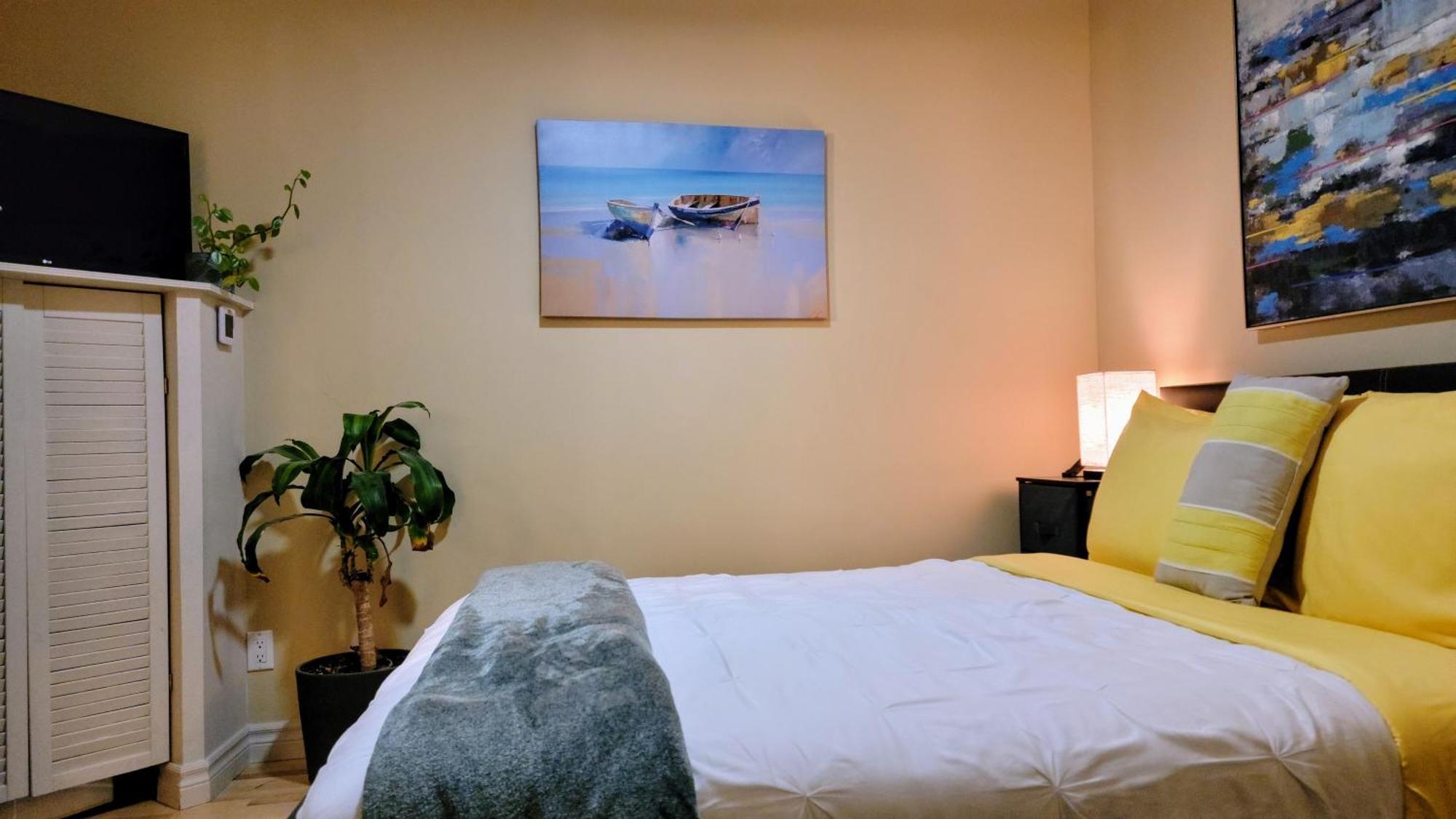 Kokomo Inn Bed And Breakfast Ottawa-Gatineau'S Only Tropical Riverfront B&B On The National Capital Cycling Pathway Route Verte #1 - For Adults Only - Chambre D'Hotes Tropical Aux Berges Des Outaouais Bnb #17542O Zimmer foto