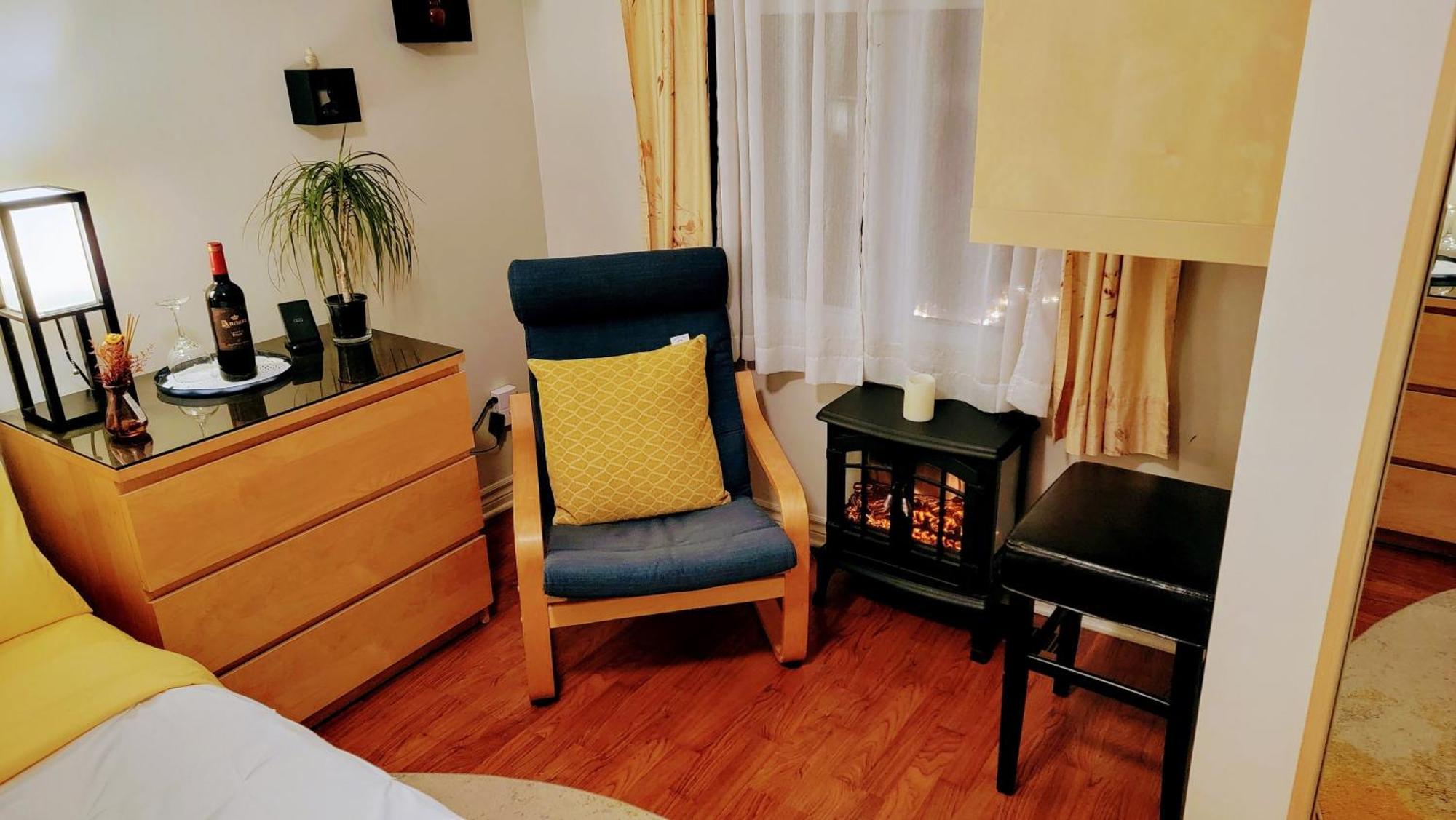 Kokomo Inn Bed And Breakfast Ottawa-Gatineau'S Only Tropical Riverfront B&B On The National Capital Cycling Pathway Route Verte #1 - For Adults Only - Chambre D'Hotes Tropical Aux Berges Des Outaouais Bnb #17542O Zimmer foto